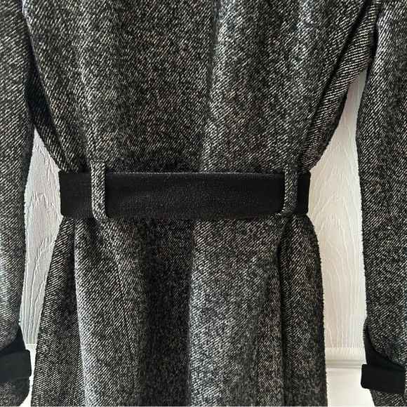 Women's Jacob B & W Bias Stripe Textured Wool Blend Belted Knee-Length C… - Picture 2 of 11